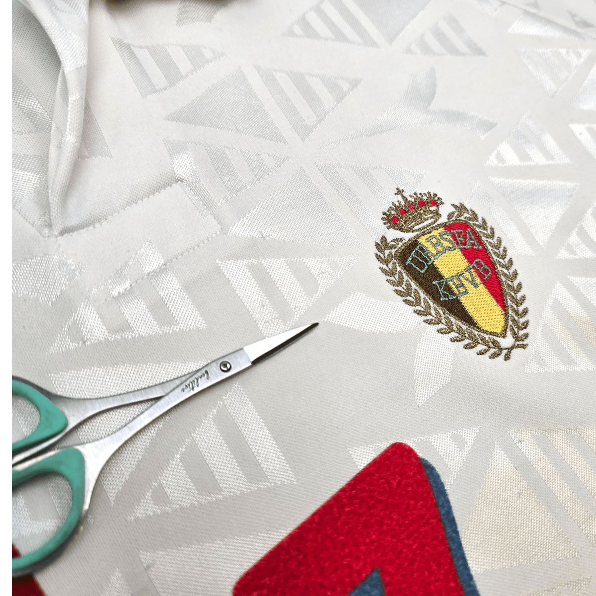 1992/94 Belgium Away Football Shirt (L) Diadora 7 Van Der Elst - Football Finery - FF303994