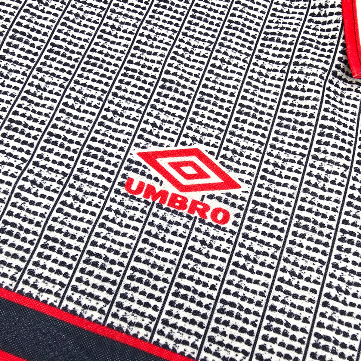 1995/96 Manchester United Away Football Shirt (XL) Umbro 7 Cantona - Football Finery - FF307157