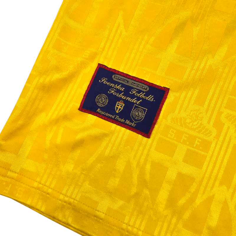 1996/97 Sweden Home Football Shirt (XL) Adidas - Football Finery - FF301697