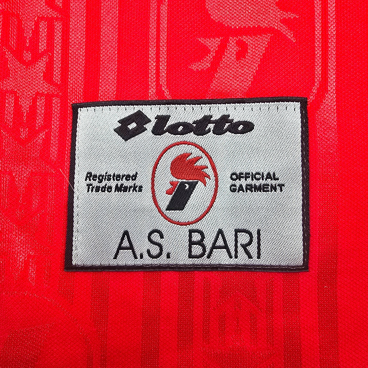 1997/98 Bari Away Football Shirt (XL) Lotto - Football Finery - FF306323