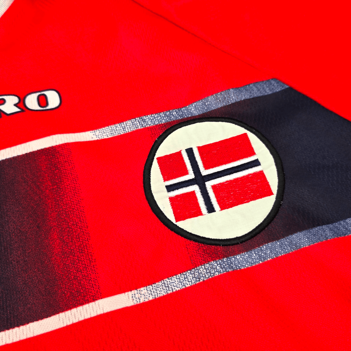 1997/98 Norway Home Football Shirt (2XL) Umbro - Football Finery - FF302557
