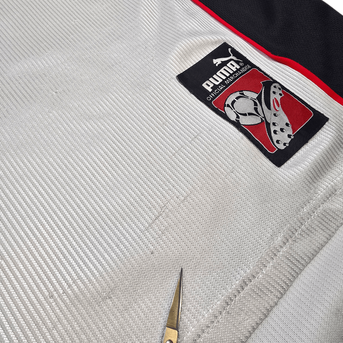 1998/00 Austria Home Football Shirt (L) Puma - Football Finery - FF304322