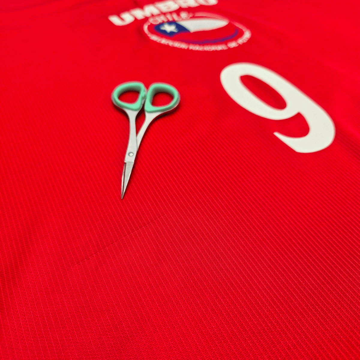 2000/01 Chile Home Football Shirt (XL) Umbro 9 Zamorano - Football Finery - FF302610
