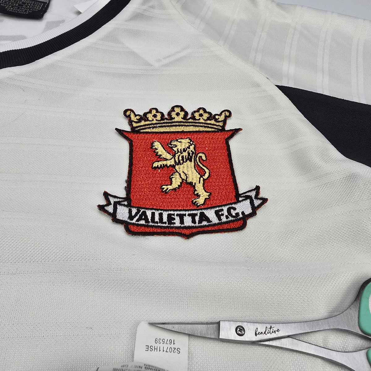 2000/01 Valletta Home Football Shirt (S) Nike - Football Finery - FF301880