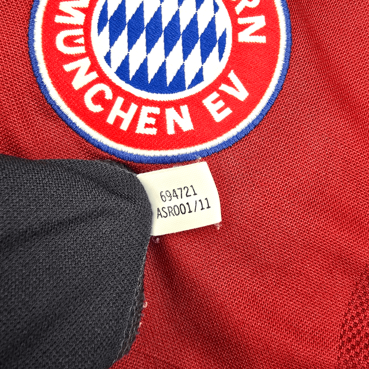 2001/02 Bayern Munich Home Football Shirt (L) Adidas 3 Lizarazu - Football Finery - FF300577