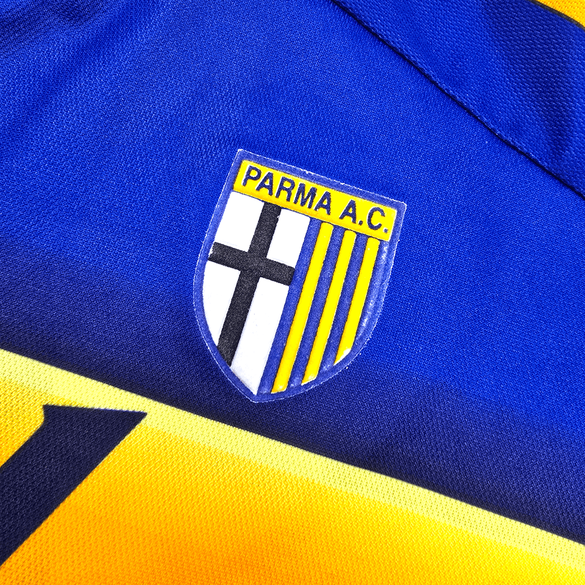 2001/02 Parma Home Football Shirt (S) Champion 10 Nakata - Football Finery - FF304013