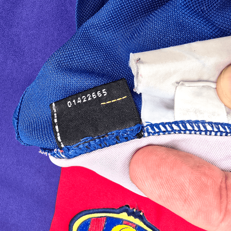 2002/03 Barcelona Home Football Shirt (L) Nike 9 Kluivert - Football Finery - FF302089