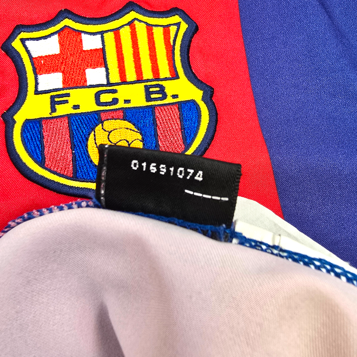 2002/03 Barcelona Home Football Shirt (L) Nike 9 Kluivert - Football Finery - FF303646