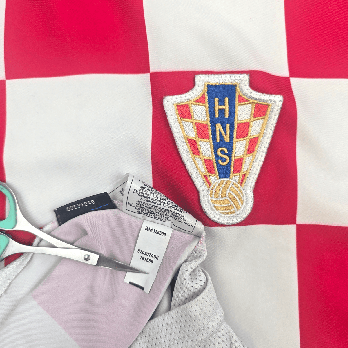 2002/03 Croatia Home Football Shirt (L) Nike - Football Finery - FF304376