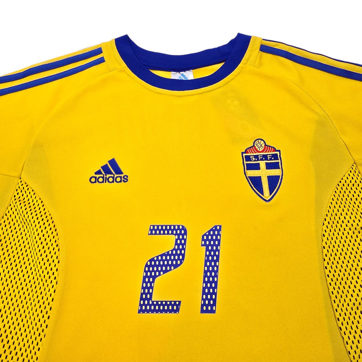 2002/03 Sweden Home Football Shirt (L) Adidas 21 Ibrahimovic - Football Finery - FF302176