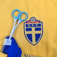 2002/03 Sweden Home Football Shirt (L) Adidas - Football Finery - FF304237
