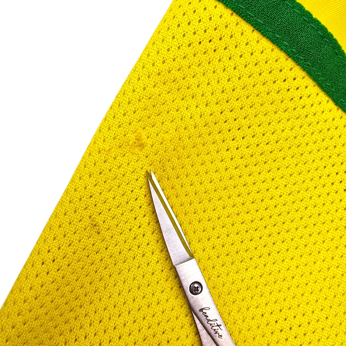 2002/04 Brazil Home Football Shirt (L) Nike 11 Ronaldinho - Football Finery - FF307013