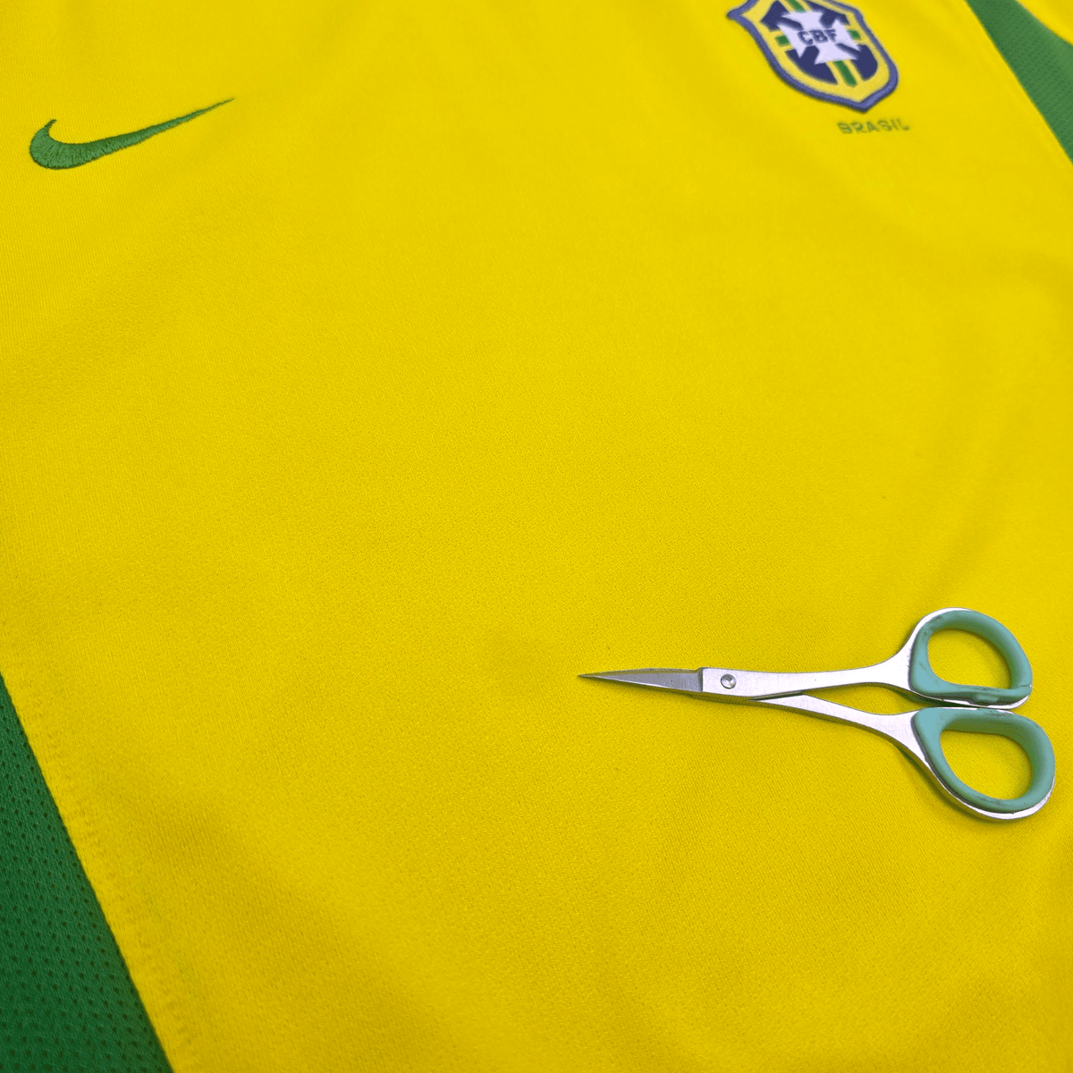 2002/04 Brazil Home Football Shirt (L) Nike - Football Finery - FF304260