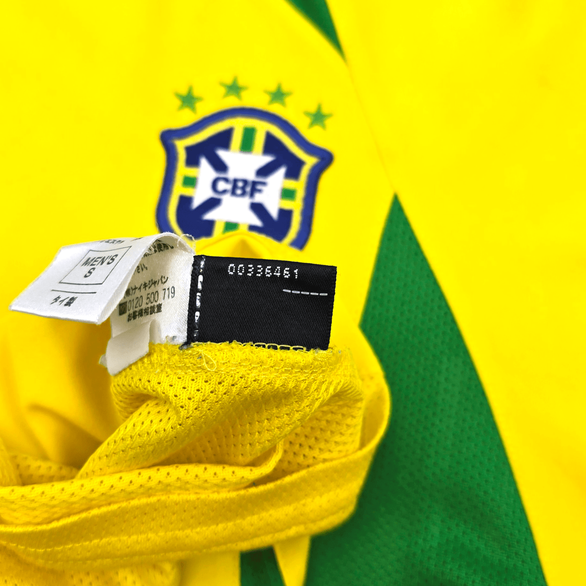 2002/04 Brazil Home Football Shirt (S) Nike 9 Ronaldo - Football Finery - FF304578