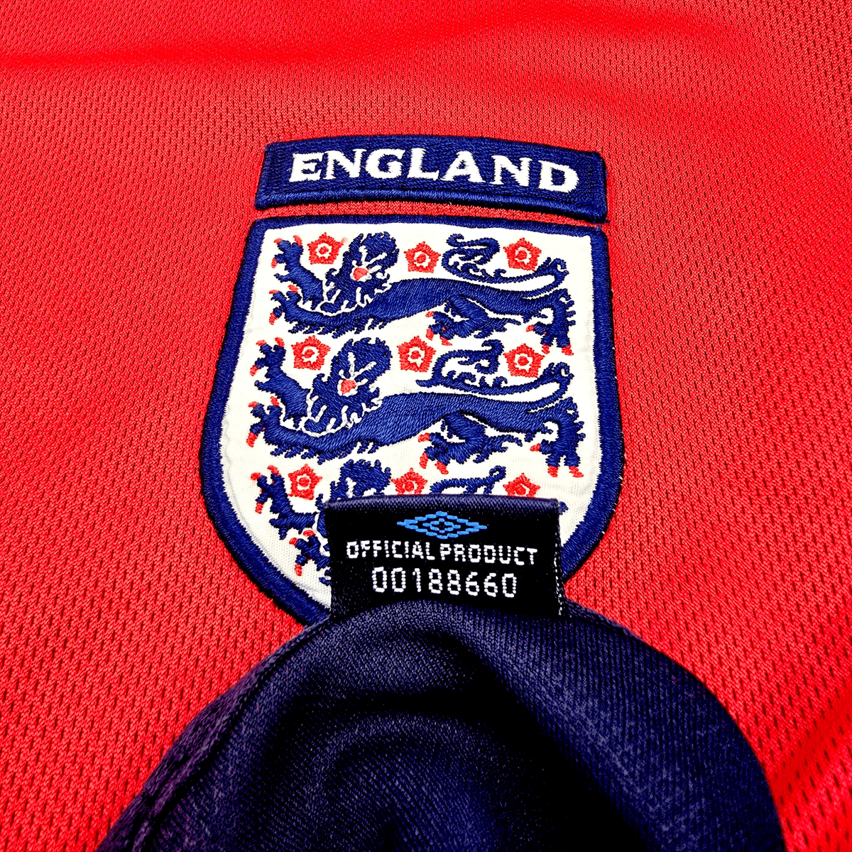 2002/04 England Away Football Shirt (L) Umbro 7 Beckham - Football Finery - FF302943