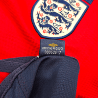 2002/04 England Away Football Shirt (M) Umbro 11 Heskey - Football Finery - FF303059