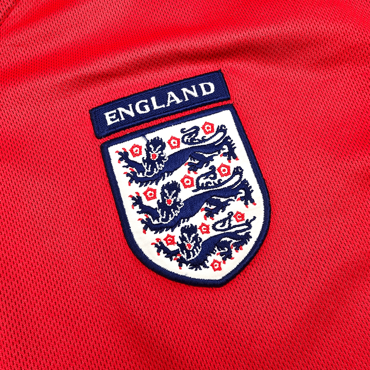 2002/04 England Away Football Shirt (M) Umbro 9 Fowler - Football Finery - FF302497