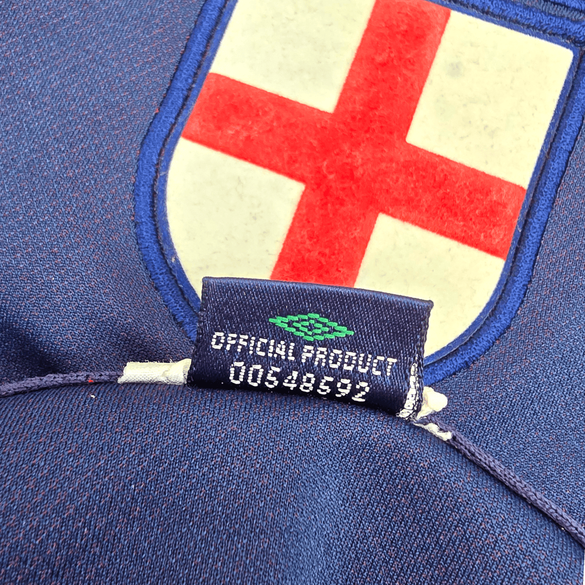 2002/04 England Away Football Shirt (M) Umbro 9 Fowler - Football Finery - FF302497