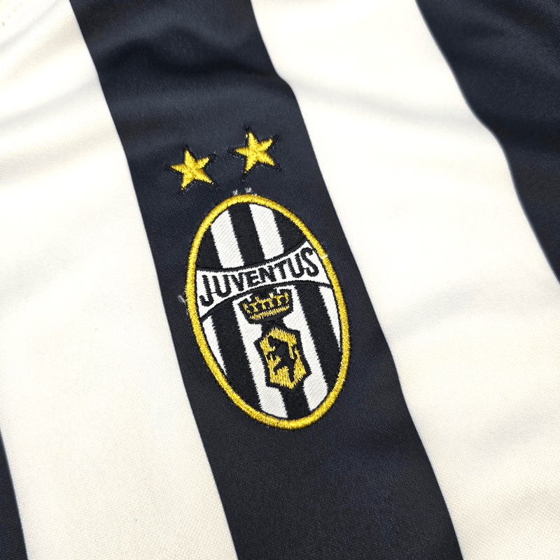 2003/04 Juventus Home Football Shirt (XL) Nike 17 Trezeguet (EUROPEAN) - Football Finery - FF302004