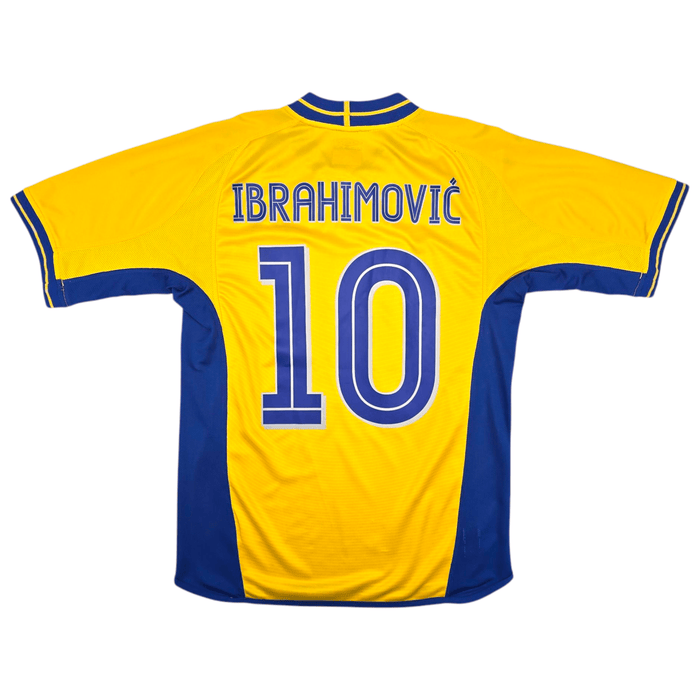 2003/04 Sweden Home Football Shirt (S) Umbro 10 Ibrahimovic - Football Finery - FF301148