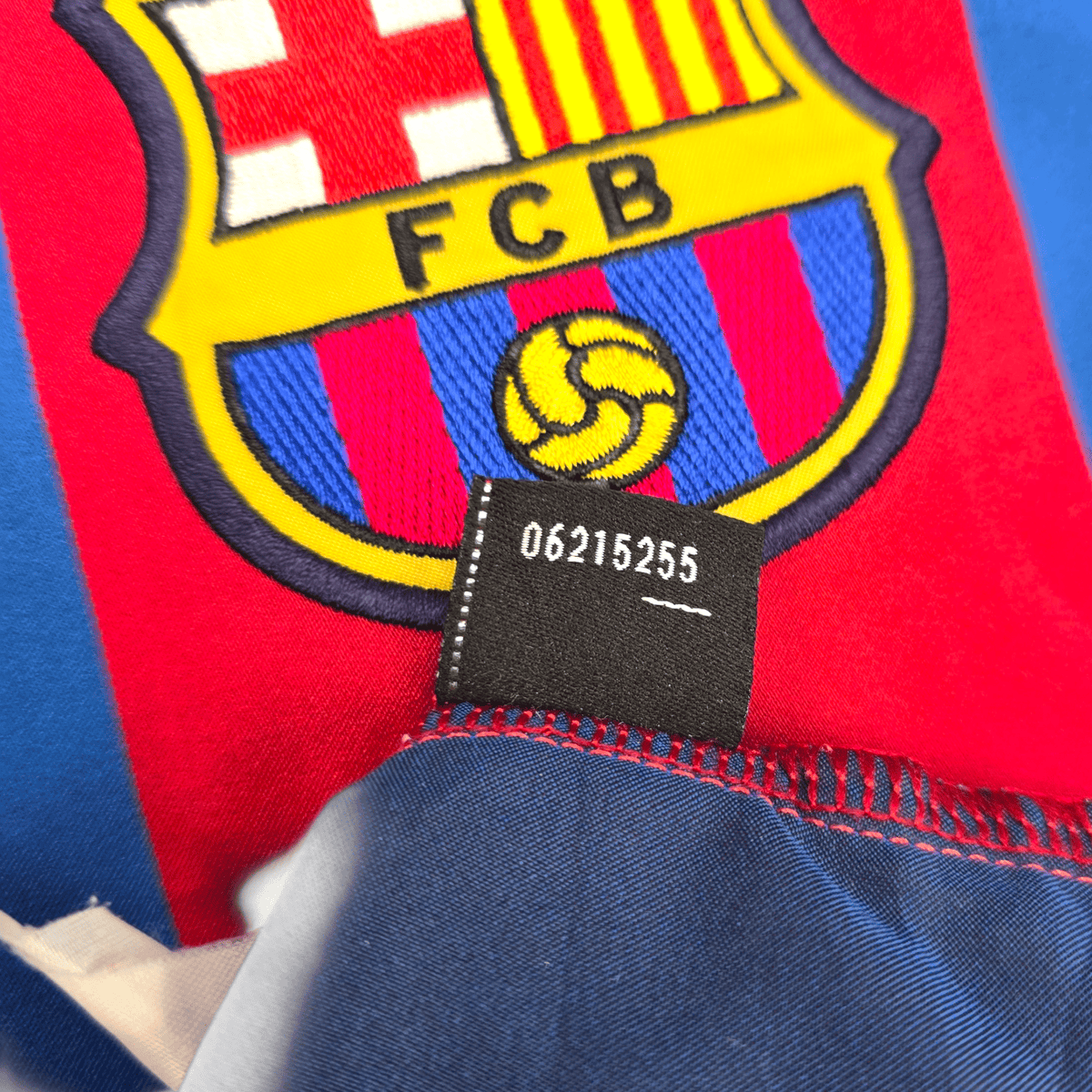 2004/05 Barcelona Home Football Shirt (L) Nike 30 Messi - Football Finery - FF302550