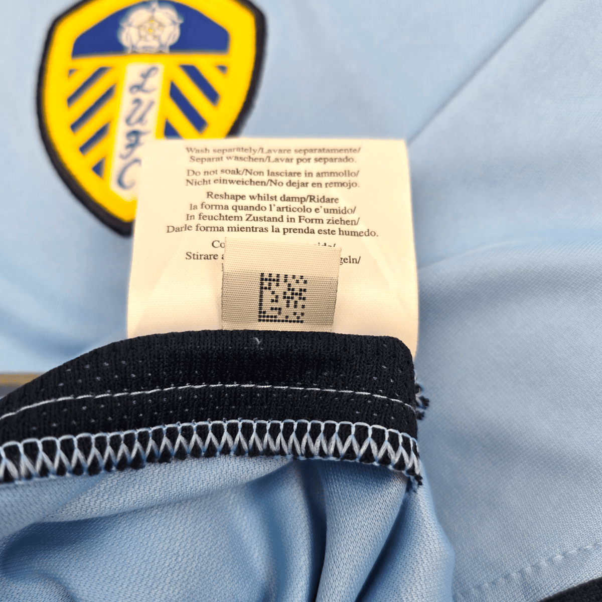 2004/05 Leeds United Away Football Shirt (M) Diadora - Football Finery - FF305461
