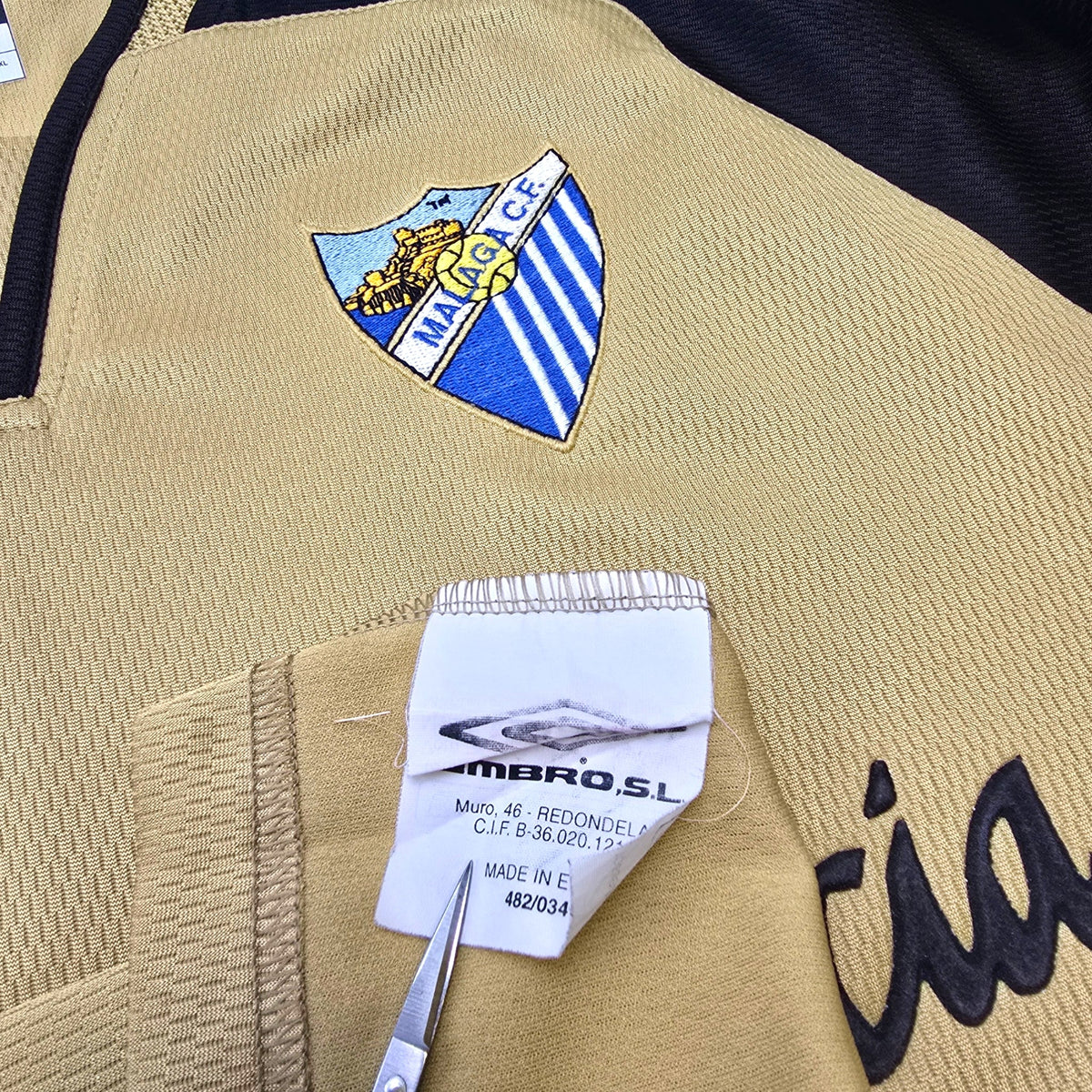 2004/05 Malaga Away Football Shirt (L) Umbro - Football Finery - FF306539