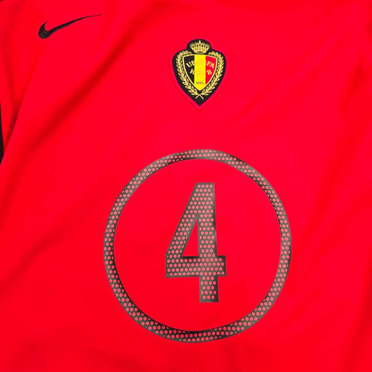 2004/06 Belgium Home Football Shirt (L) Nike 4 Van Buyten - Football Finery - FF303612