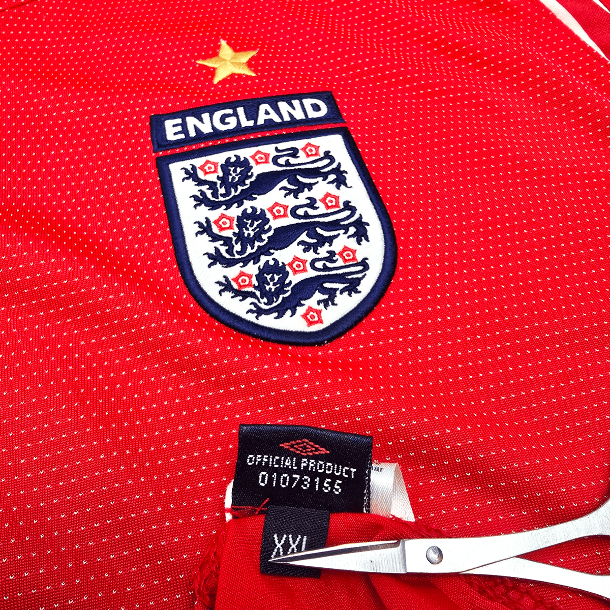 2004/06 England Away Football Shirt (2XL) Umbro 7 Beckham - Football Finery - FF304568