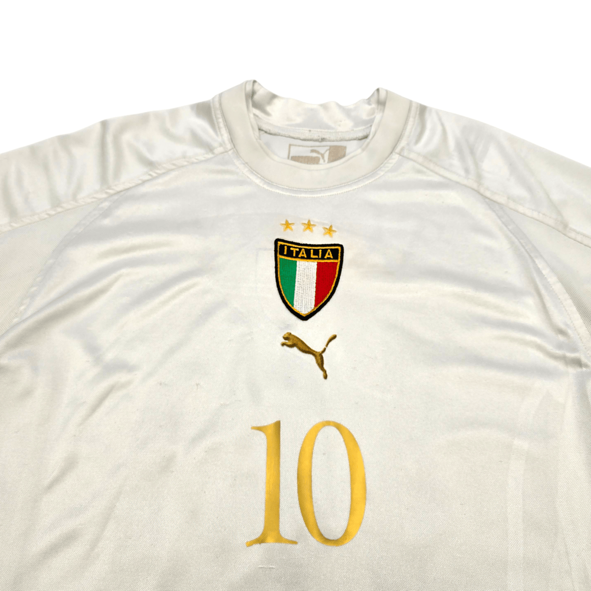 2004/06 Italy Away Football Shirt (S) Puma 10 Totti - Football Finery - FF302961
