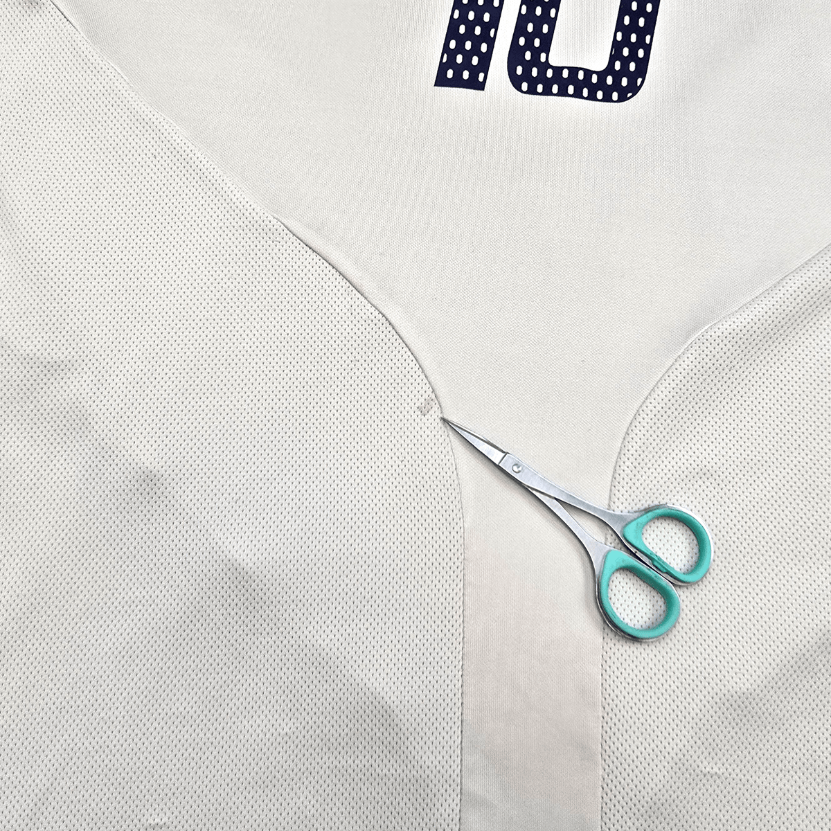 2004/06 Japan Away Football Shirt (L) Adidas 10 Nakamura - Football Finery - FF303720