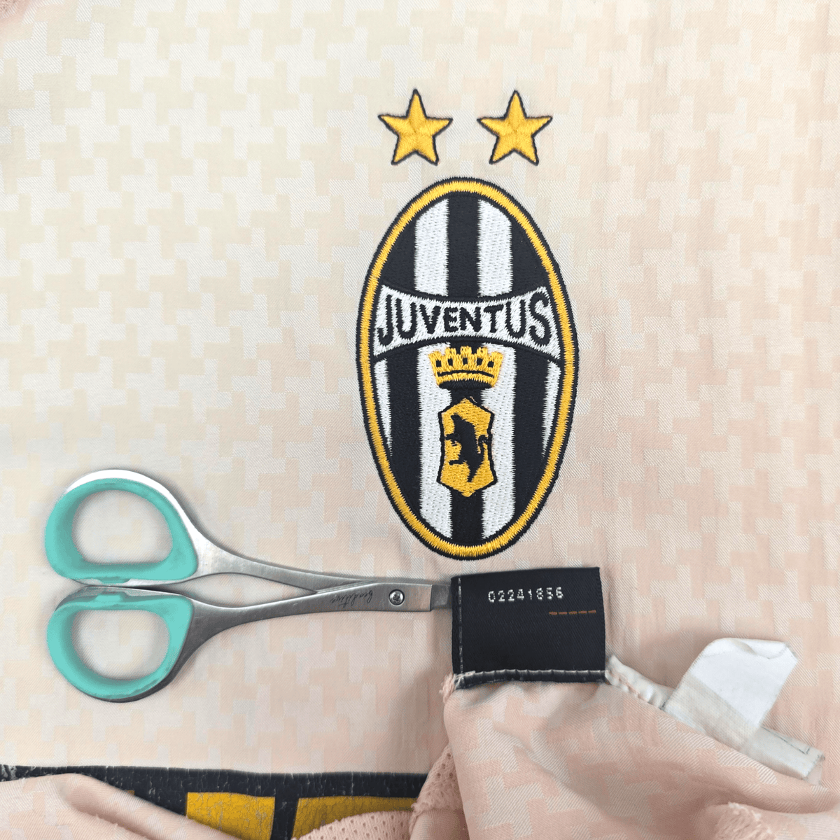 2004/06 Juventus Away Football Shirt (L) Nike 17 Trezeguet - Football Finery - FF303900