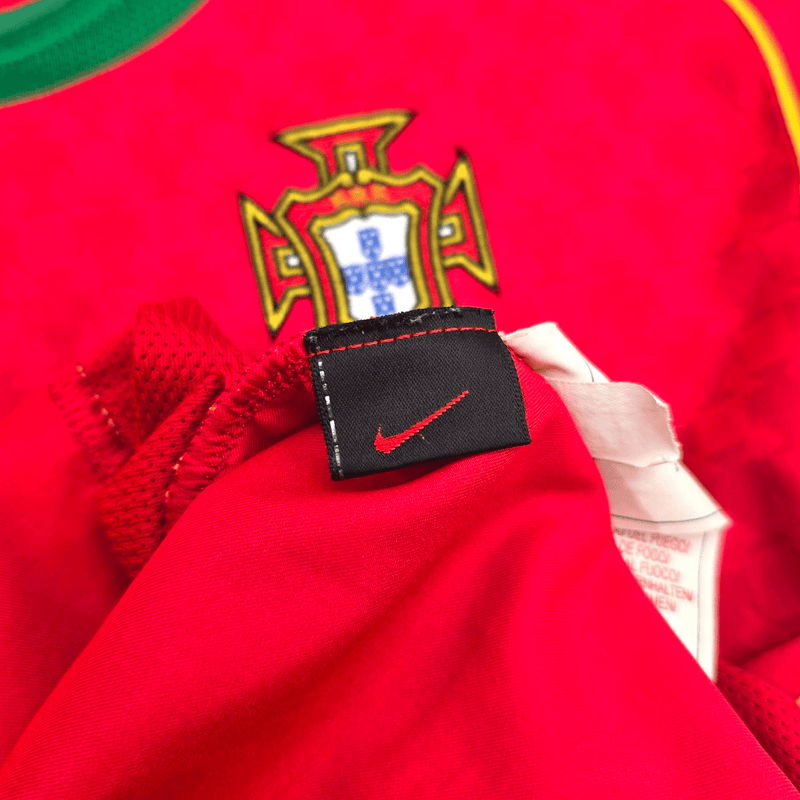 2004/06 Portugal Home Football Shirt (M) Nike 17 C.Ronaldo - Football Finery - FF301562