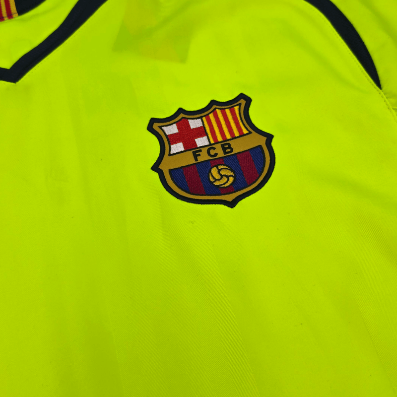 2005/06 Barcelona Away Football Shirt (L) Nike 10 Ronaldinho - Football Finery - FF302475