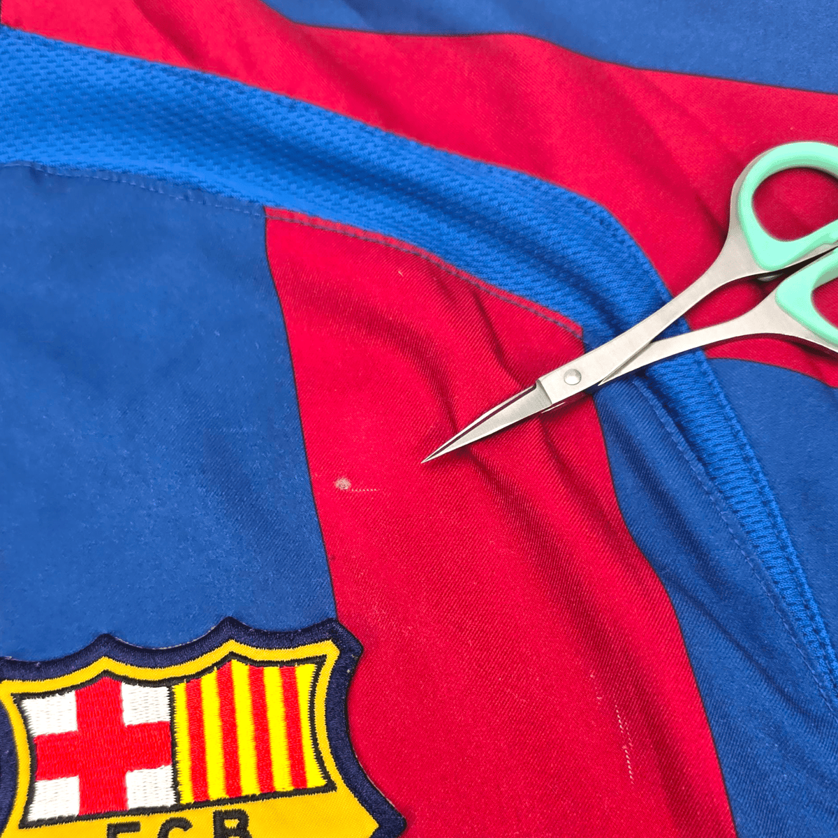 2005/06 Barcelona Home Football Shirt (2XL) Nike 10 Ronaldinho - Football Finery - FF301789