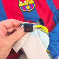 2005/06 Barcelona Home Football Shirt (2XL) Nike 10 Ronaldinho - Football Finery - FF301789