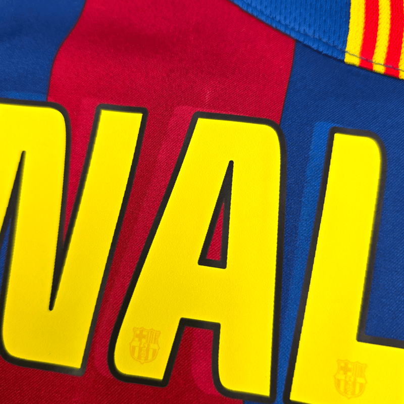 2005/06 Barcelona Home Football Shirt (L) Nike #10 Ronaldinho - Football Finery - FF204546