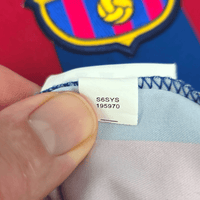2005/06 Barcelona Home Football Shirt (L) Nike #10 Ronaldinho - Football Finery - FF204546