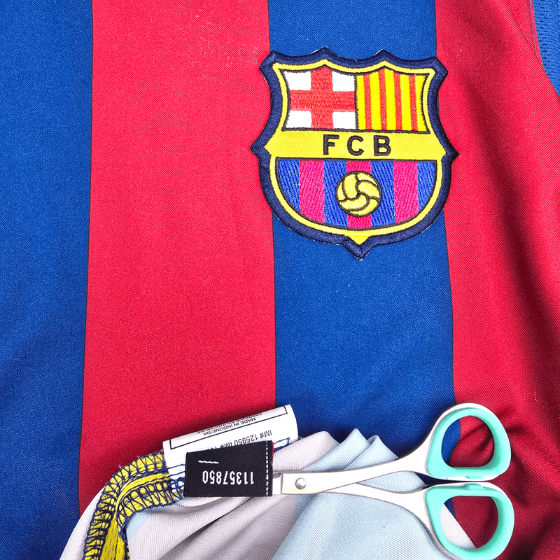 2005/06 Barcelona Home Football Shirt (M) Nike 9 Eto'o - Football Finery - FF302724