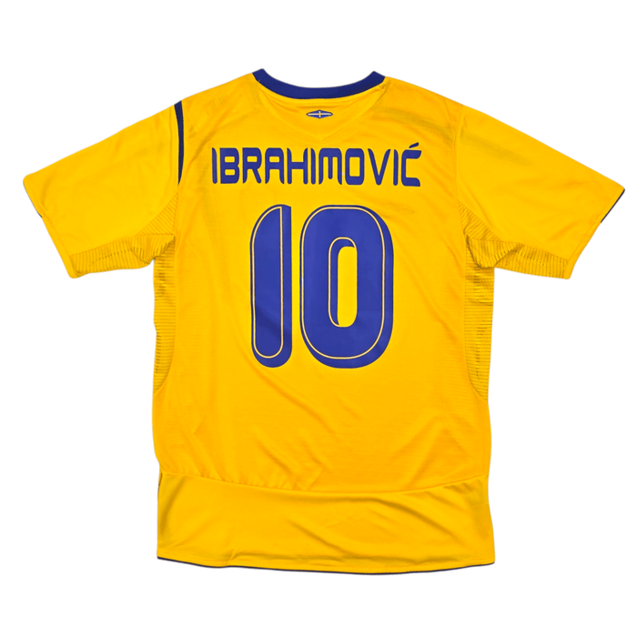 2005/06 Sweden Home Football Shirt (M) Umbro 10 Ibrahimovic - Football Finery - FF305763