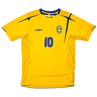2005/06 Sweden Home Football Shirt (M) Umbro 10 Ibrahimovic - Football Finery - FF305763
