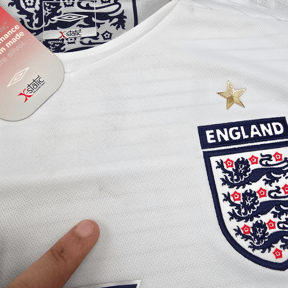 2005/07 England Home Football Shirt (L) Umbro 3 A. Cole (BNWTs) - Football Finery - FF304134