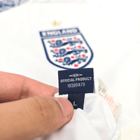 2005/07 England Home Football Shirt (L) Umbro 4 Gerrard - Football Finery - FF302057