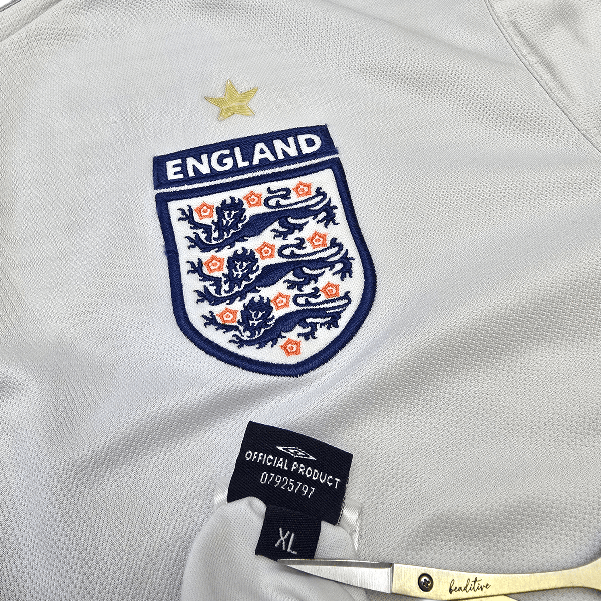 2005/07 England Home Football Shirt (XL) Umbro 4 Gerrard - Football Finery - FF304821