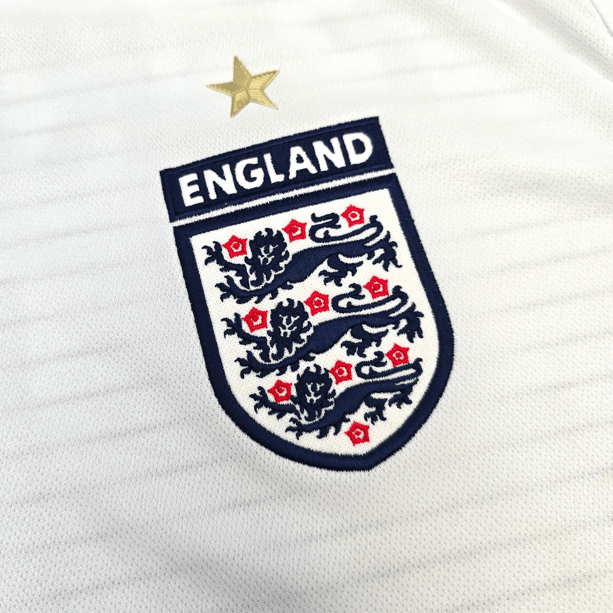 2005/07 England Home Football Shirt (XL) Umbro 5 Ferdinand (BNWTs) - Football Finery - FF304125