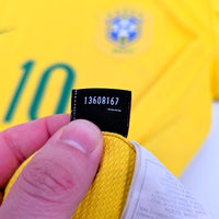 2006/08 Brazil Home Football Shirt (M) Nike 10 Ronaldinho - Football Finery - FF305244