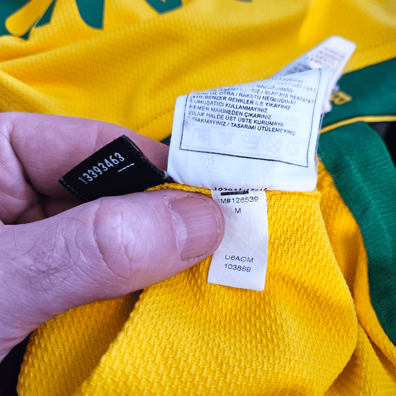 2006/08 Brazil Home Football Shirt (M) Nike #7 Adriano - Football Finery - FF204512