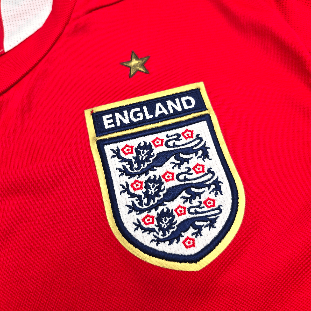 2006/08 England Away Football Shirt (L) Umbro 7 Beckham - Football Finery - FF302126
