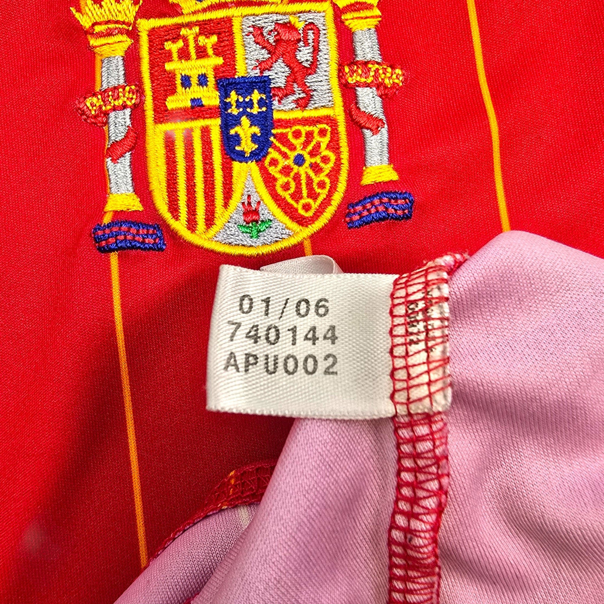 2006/08 Spain Home Football Shirt (L) Adidas 13 A. Iniesta - Football Finery - FF305220