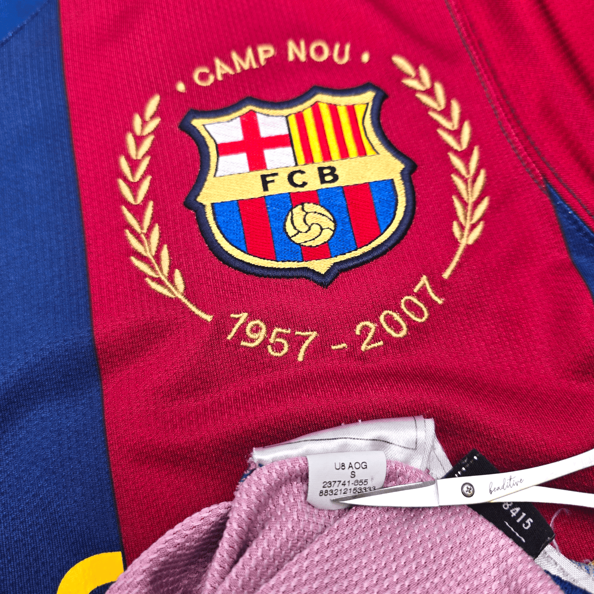 2007/08 Barcelona Home Football Shirt (S) Nike 19 Messi - Football Finery - FF302618